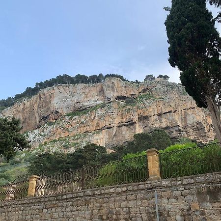Cathedral House Apartment Cefalu Bagian luar foto